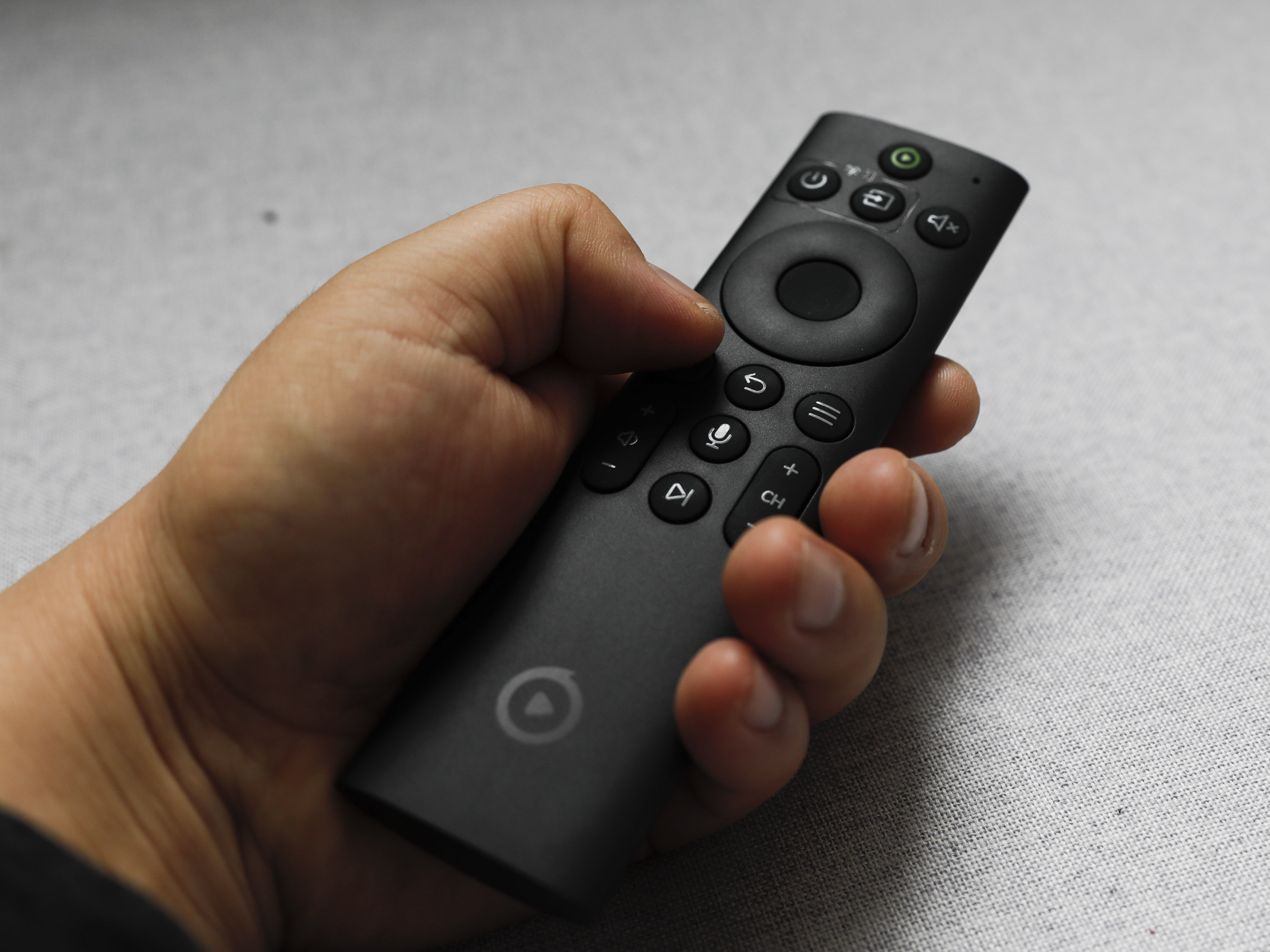 爱奇艺电视果6和腾讯极光5哪个好,爱奇艺电视果对比测评