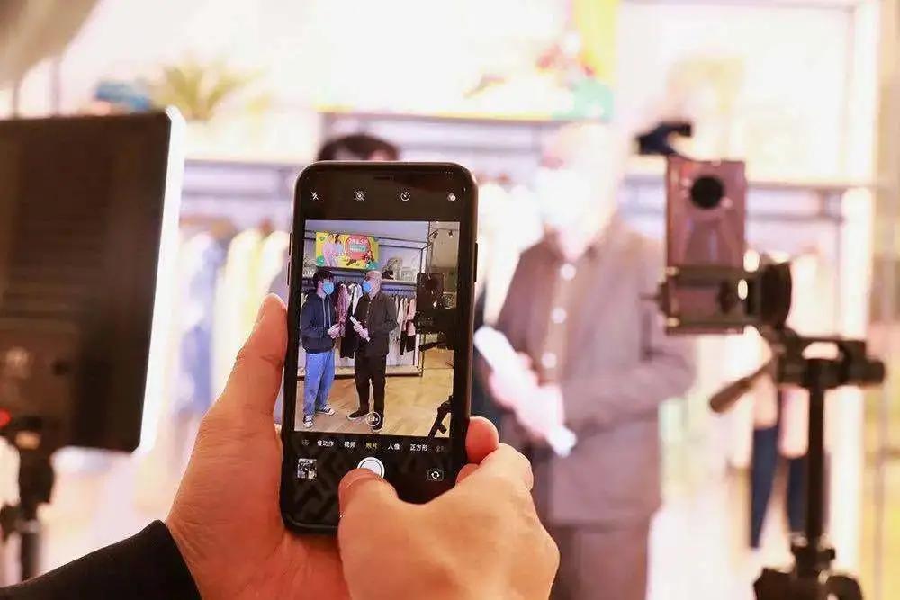 “印钞机”汇美：茵曼三个月开店100家售罄率95%！谁说线下不行了