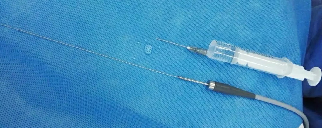 乳房肿块溢血是不是乳腺癌,乳房疼痛乳腺结节是什么情况