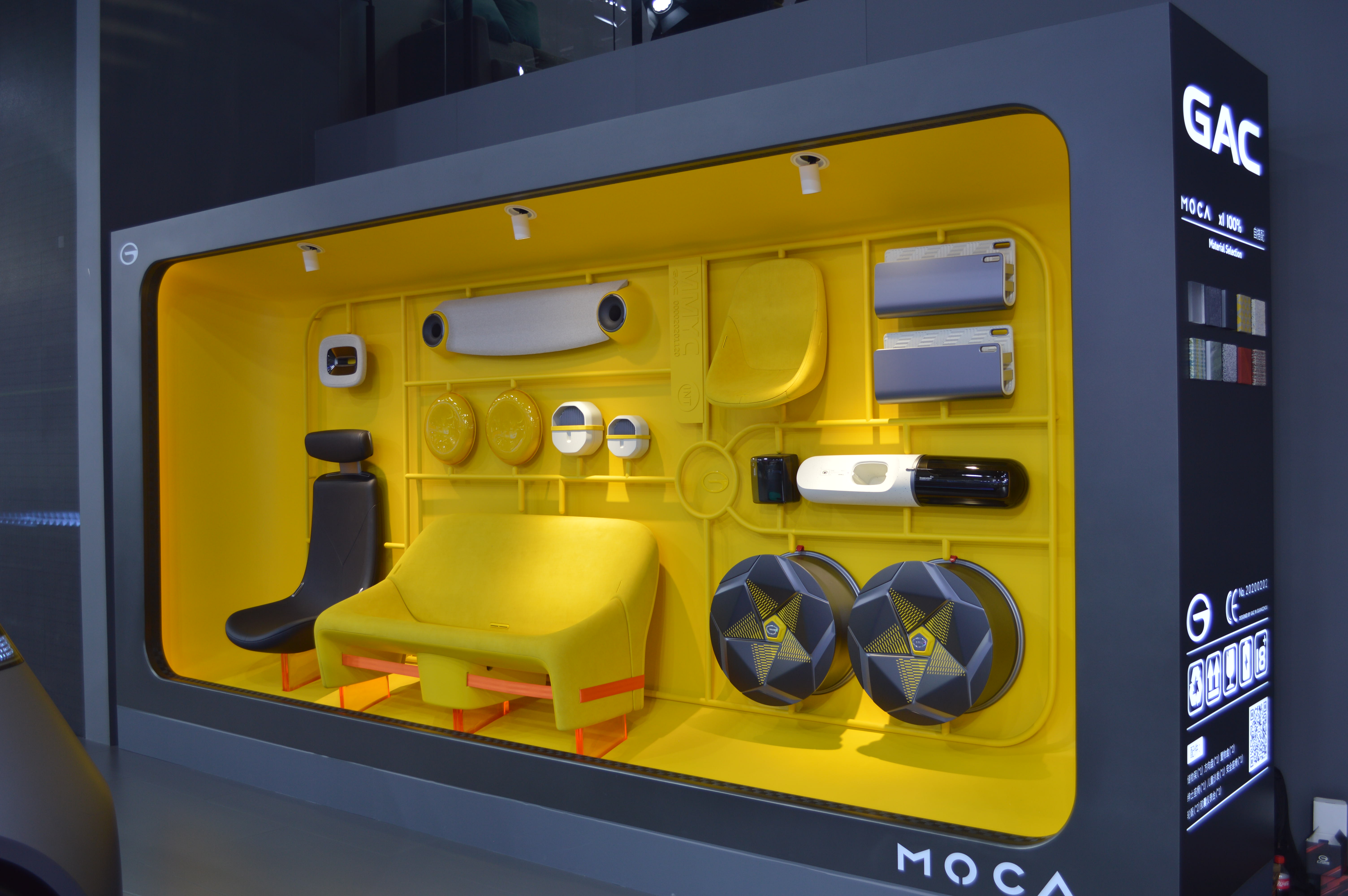 广州车展车模小姐姐,2019上海国际车展广汽传祺车模