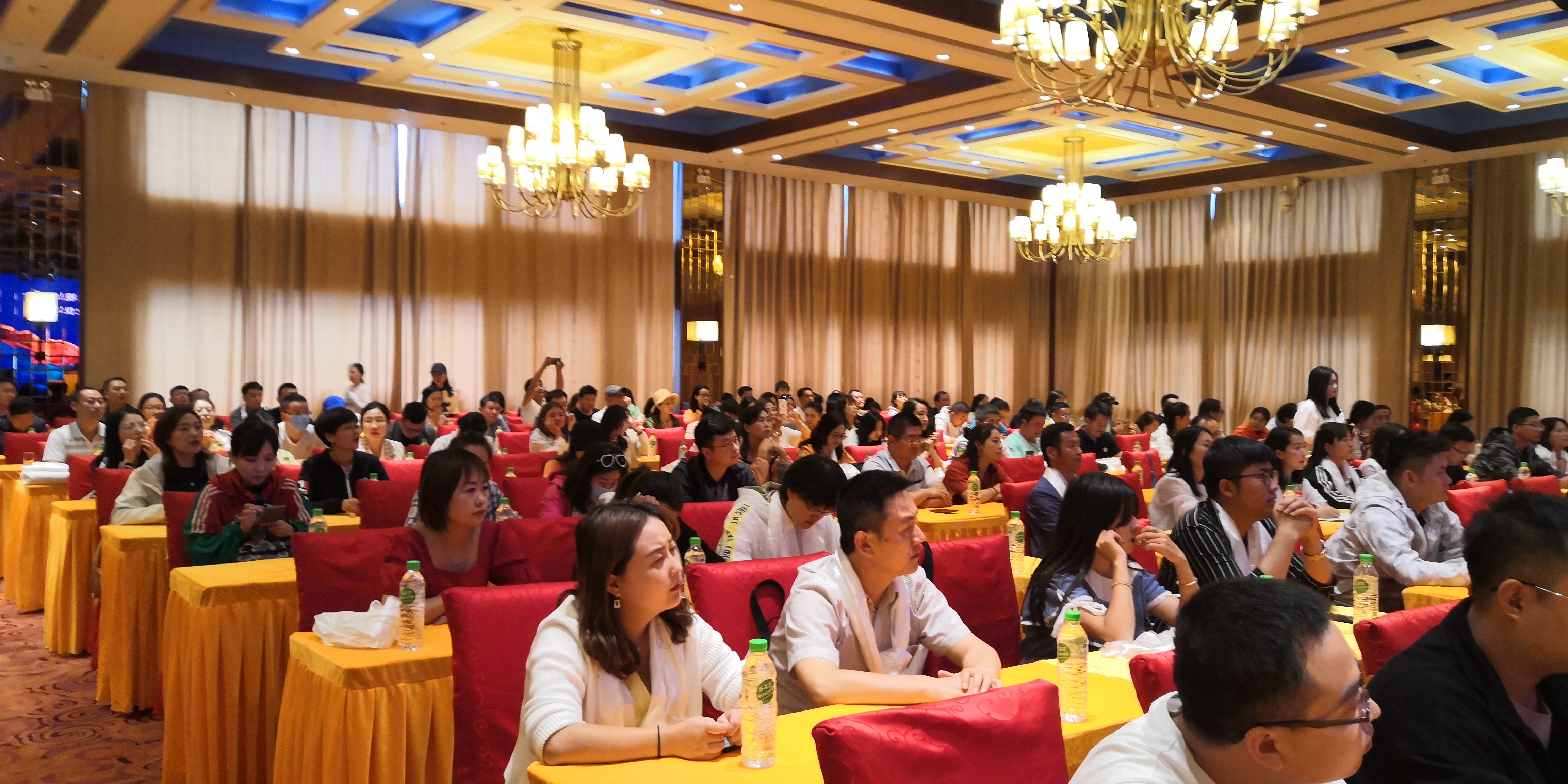 让短视频、抖音走进甘南、走进冶力关景区