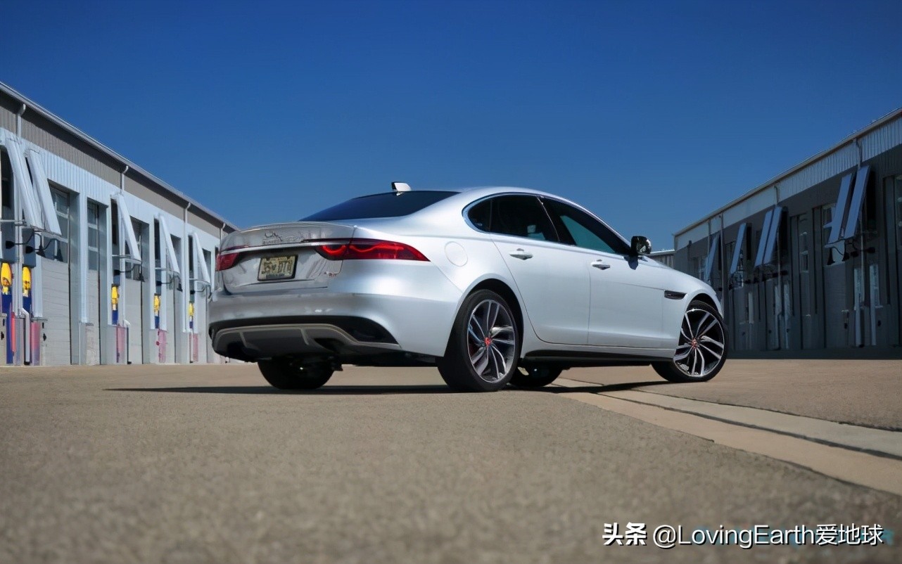 捷豹xfl四驱曜黑版试驾,14年捷豹xf2.0t试驾