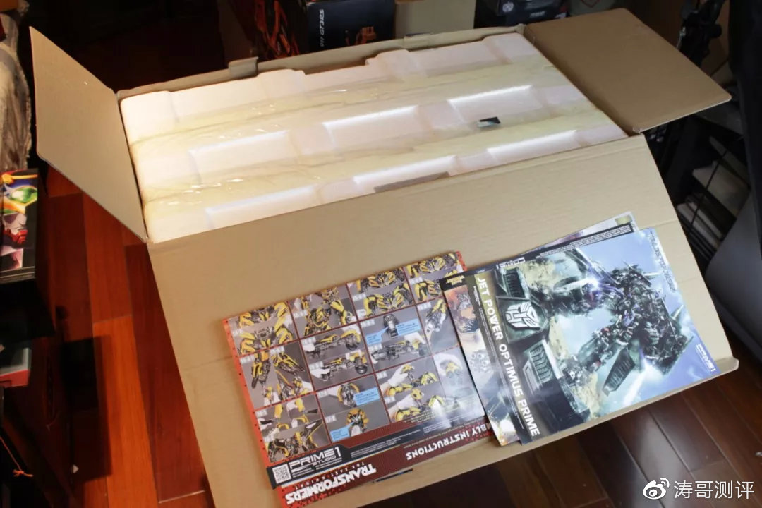 开箱价值1万的新年礼物,10000元以上的大黄蜂模型