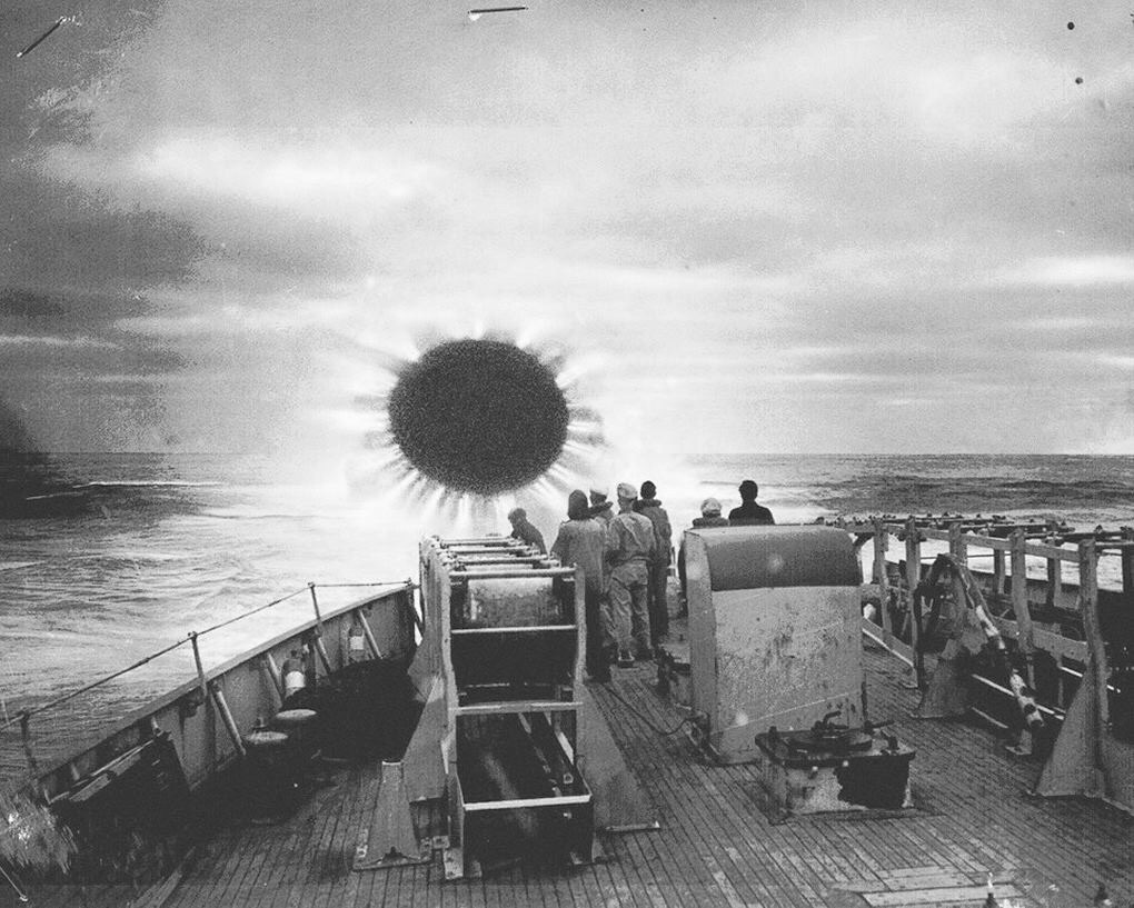 爱因斯坦和尼古拉特斯拉谁更厉害,爱因斯坦和特斯拉哪个更厉害