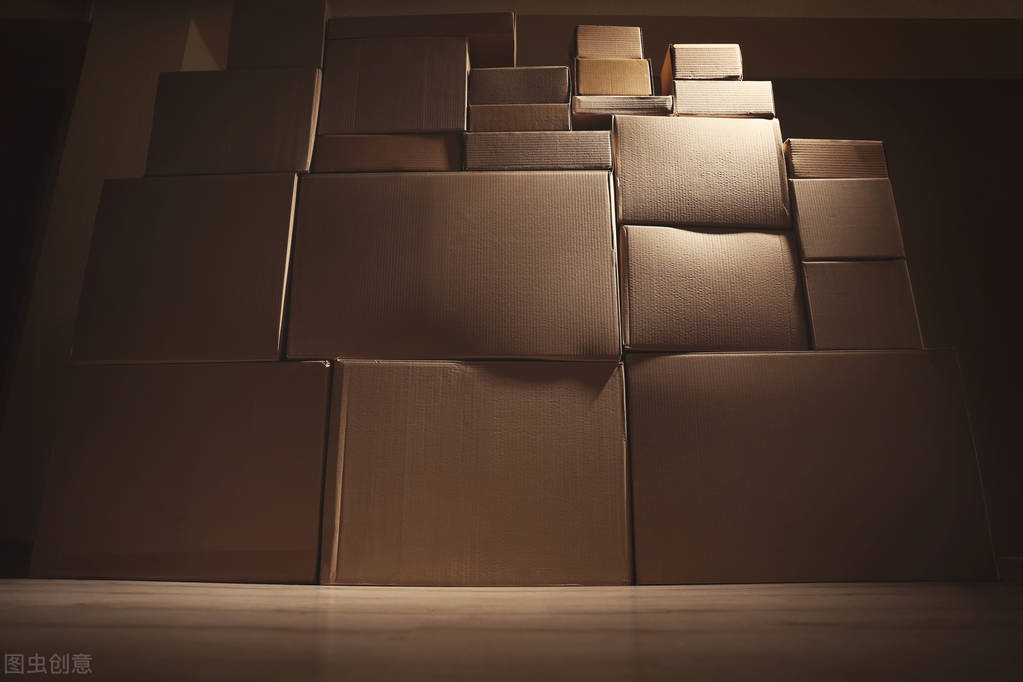 帮别人拿包裹里面有毒品怎么判刑,签收他人包裹违法吗