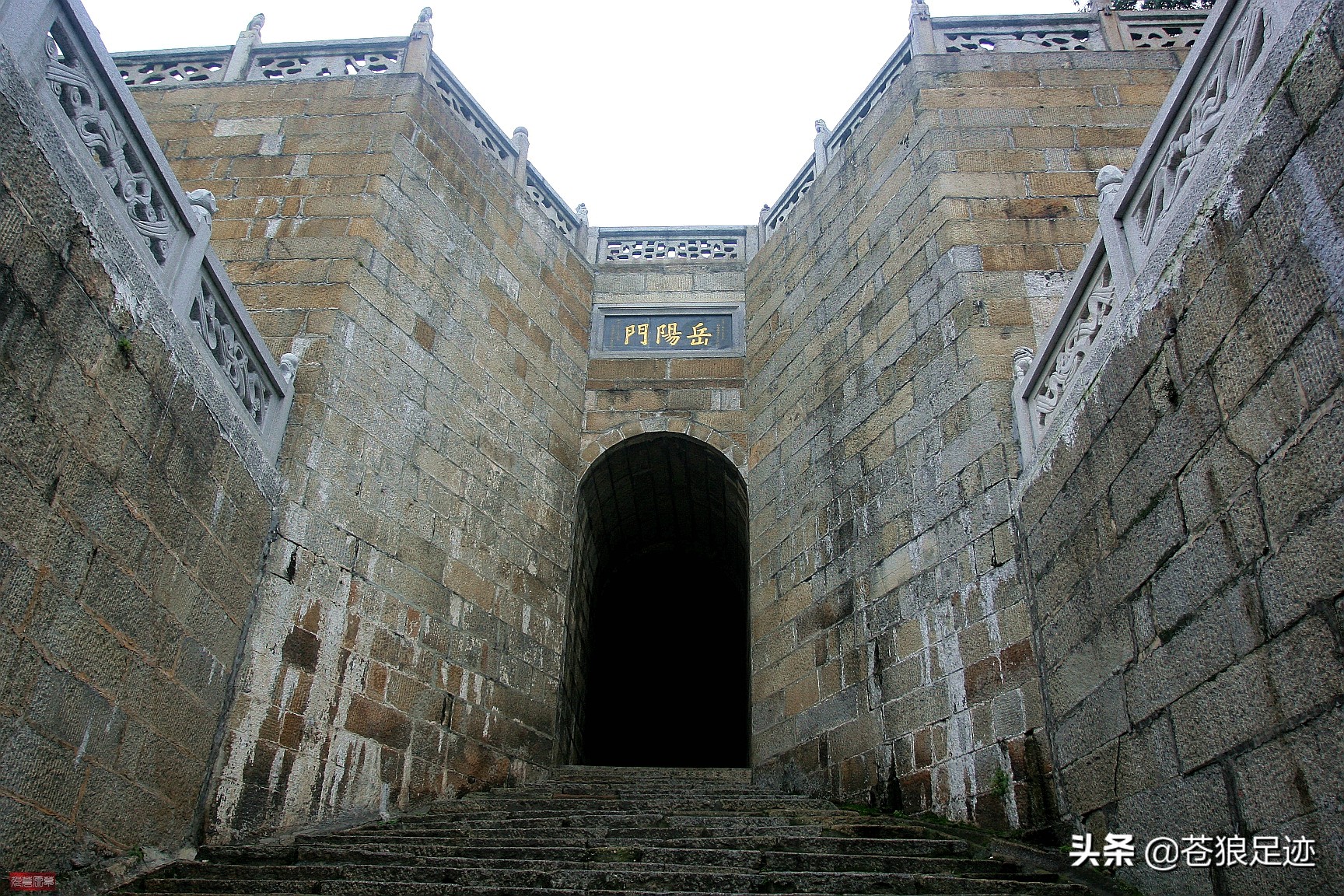 黄鹤楼滕王阁岳阳楼江南三大名楼,江南三大名楼岳阳楼记