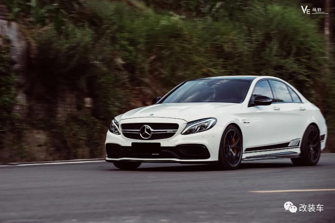 奔驰c63s四门声浪,奔驰c63暗夜特别版四门高燃视频