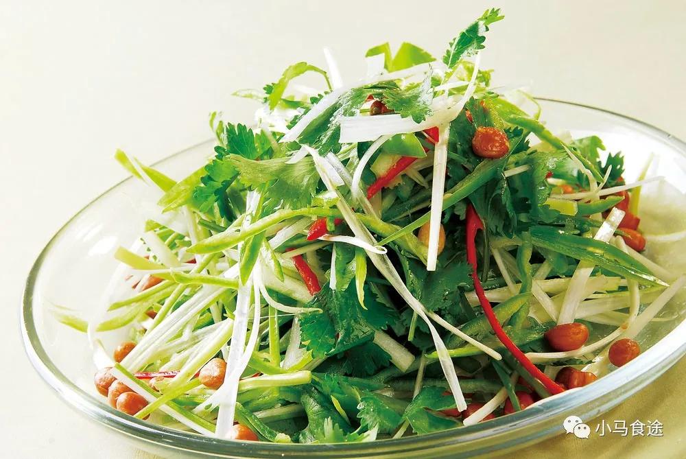 适合夏天吃的蔬菜的菜谱,色香味俱全的东北凉拌菜老虎菜