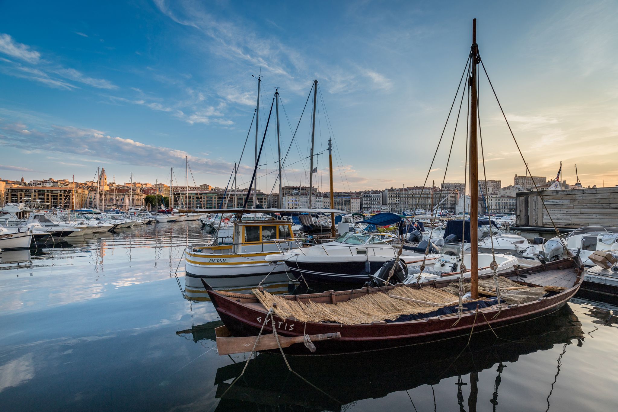 一座以偷窃闻名的城市，却被法国写进*歌国**，它到底有什么魅力？