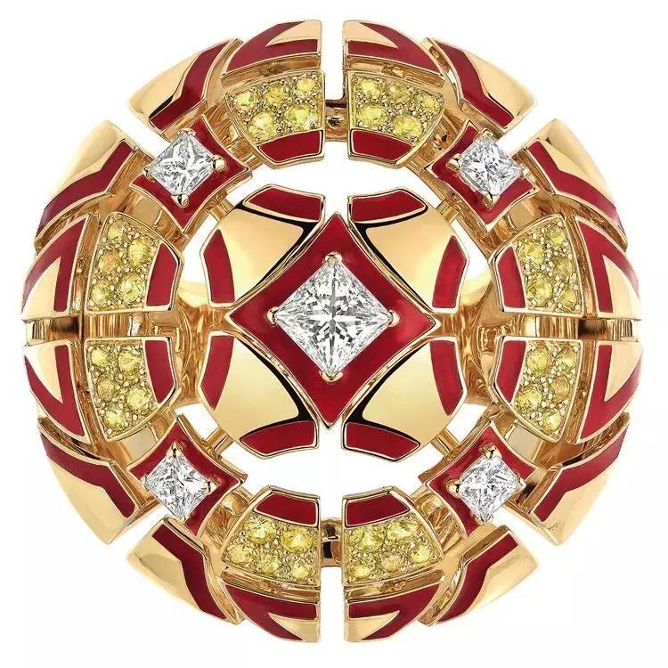 LEPARISRUSSEDECHANEL｜香奈儿，并不是谈谈恋爱那么简单