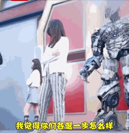 威震天得知自己被举报,威震天被举报外国人评论