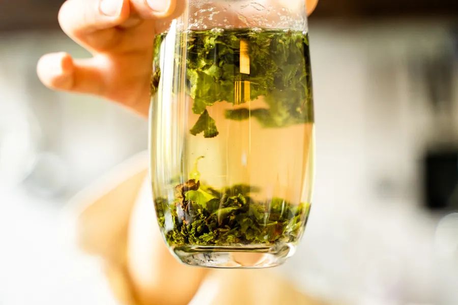 被薇娅直播间榨干零食预算后，写出了这篇测评报告（上）