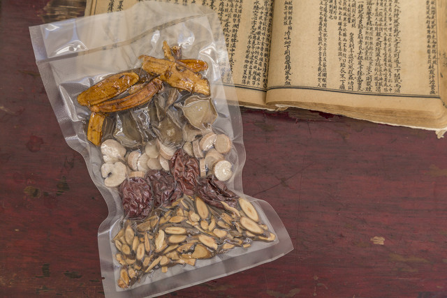 感冒中药和西药哪个效果好,感冒吃中药和西药有什么区别