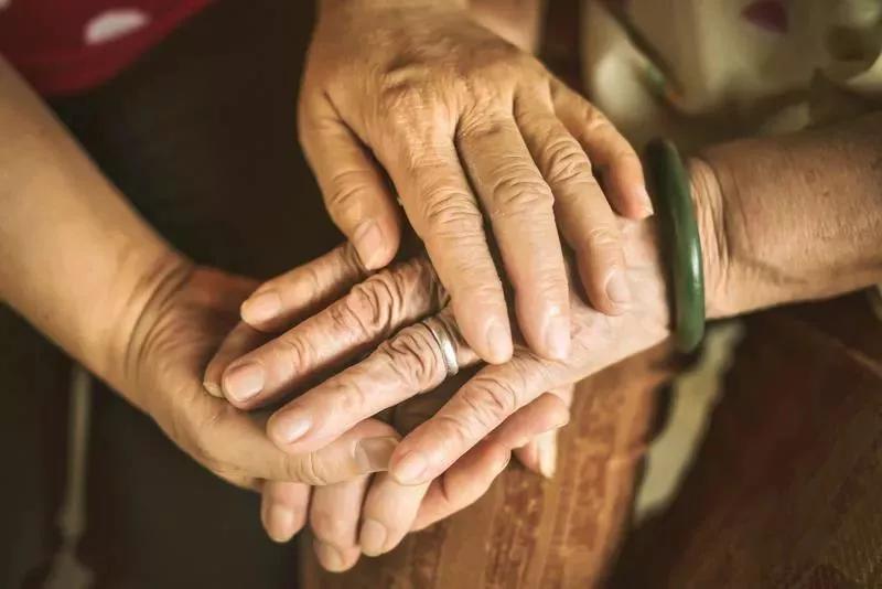 包容父母足以包容天下粤语,包容父母的正能量