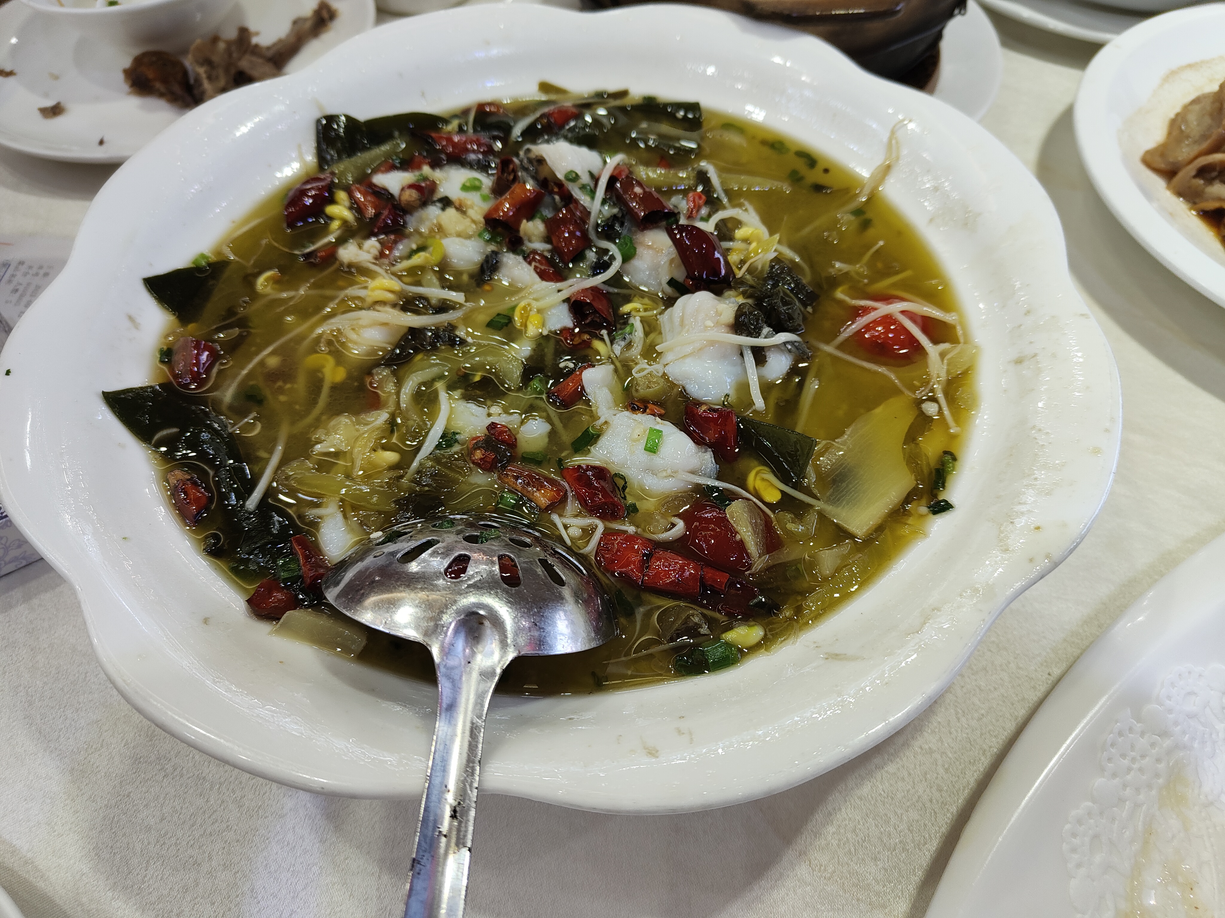 吃三黄鸡为什么容易拉肚子,吃了三黄鸡拉肚子