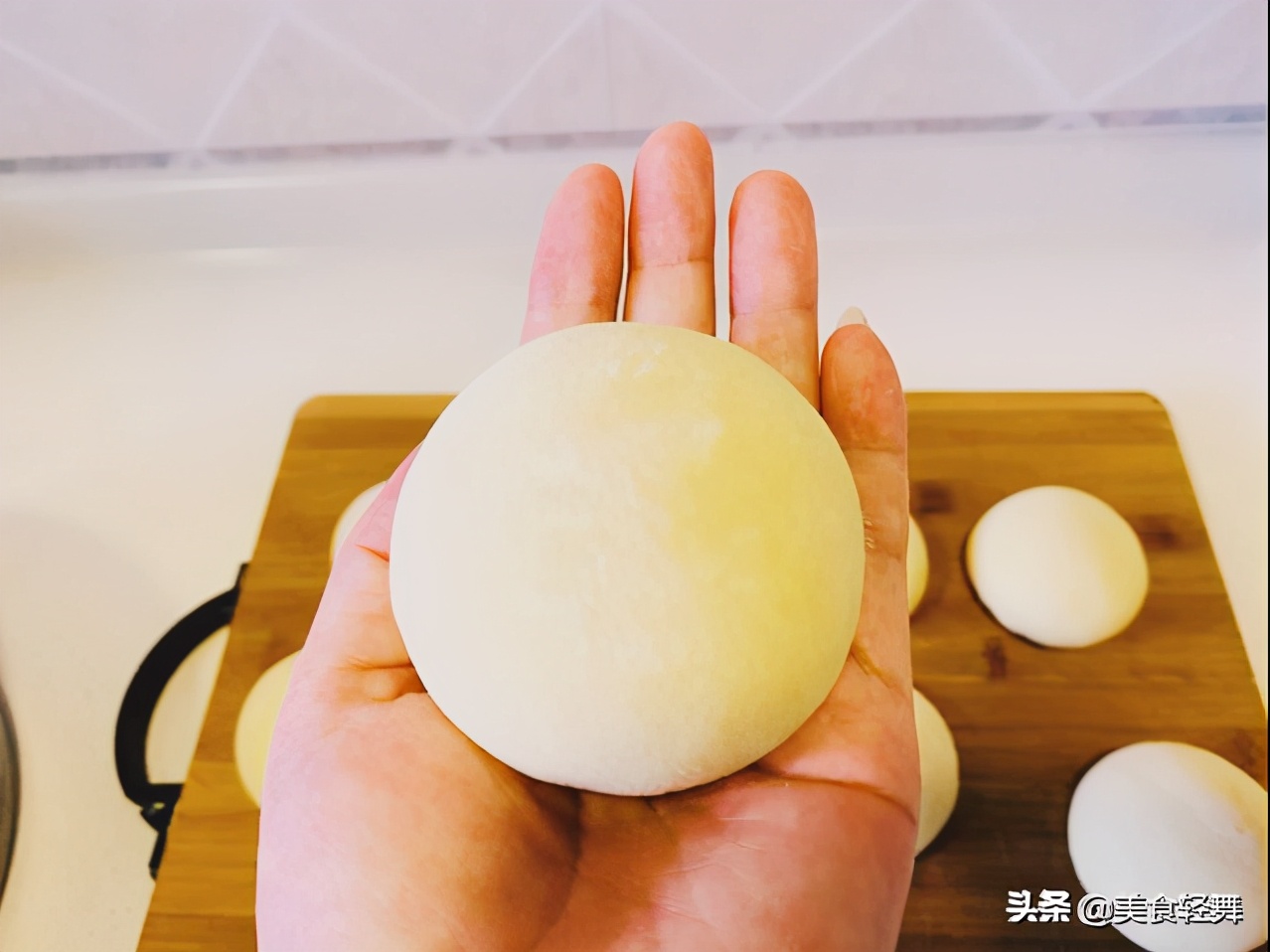 为什么馒头店买的馒头凉了也不硬,为什么馒头店的馒头细腻