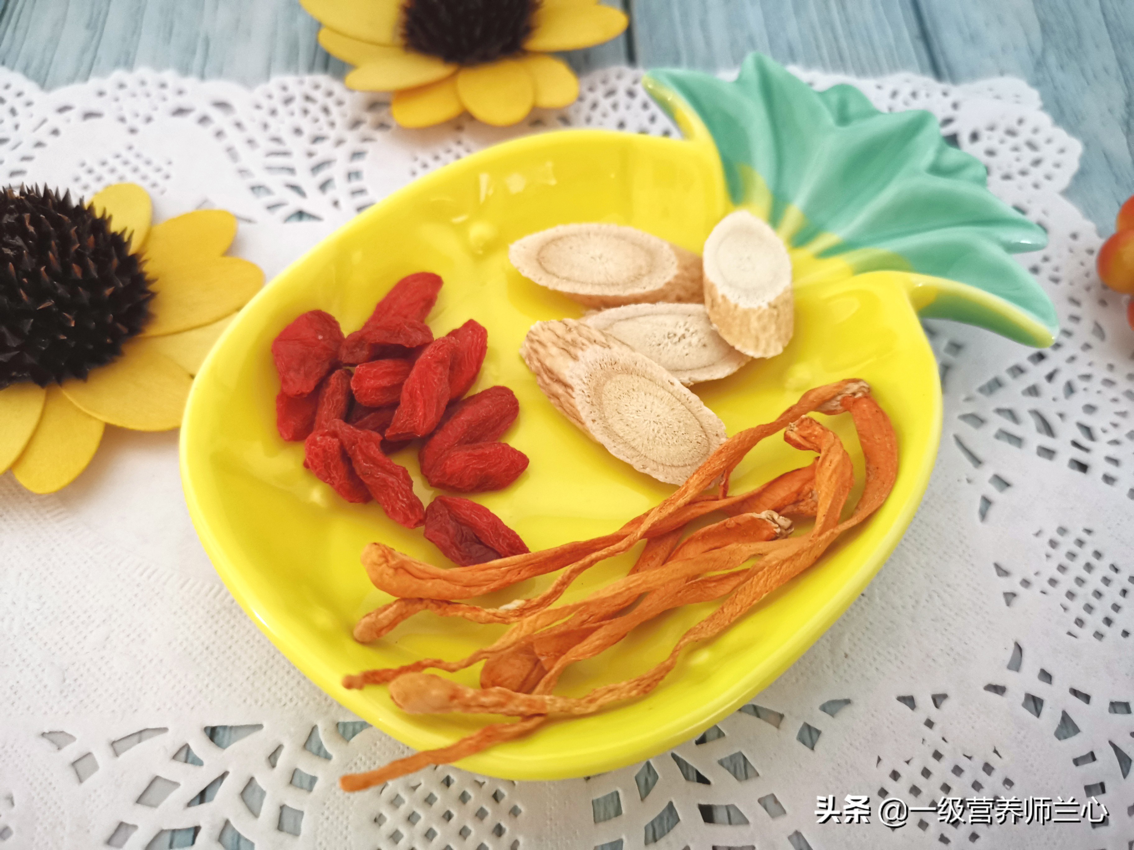 炖鸡汤鲜虫草花好还是干虫草花好,冬虫夏草和虫草花一起炖汤可以吗