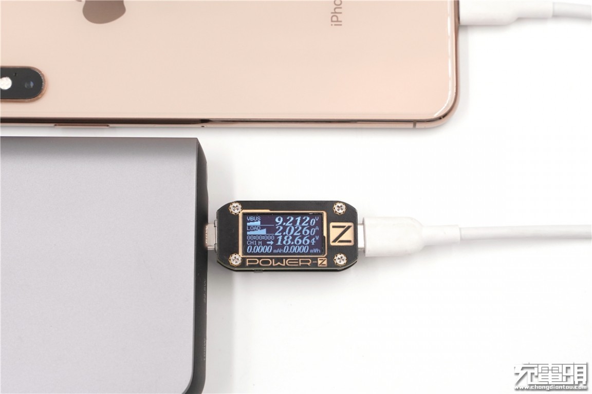 绿巨能22.5瓦充电器,绿巨能18w移动电源评测