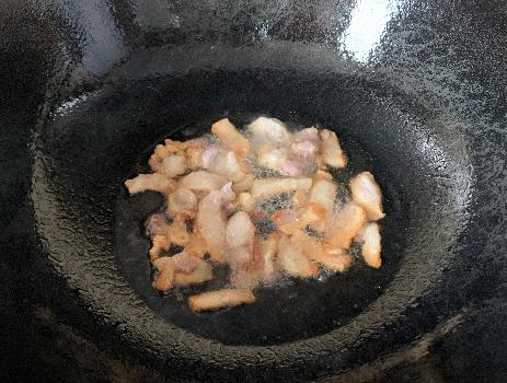 干锅花菜怎么焯水,做干锅花菜先焯水还是先过油