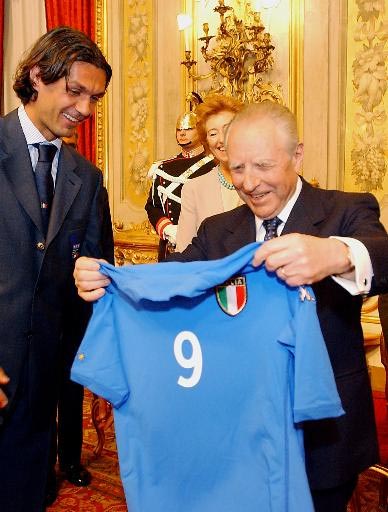 足坛最伟大的球员罗纳尔多,带你了解足球