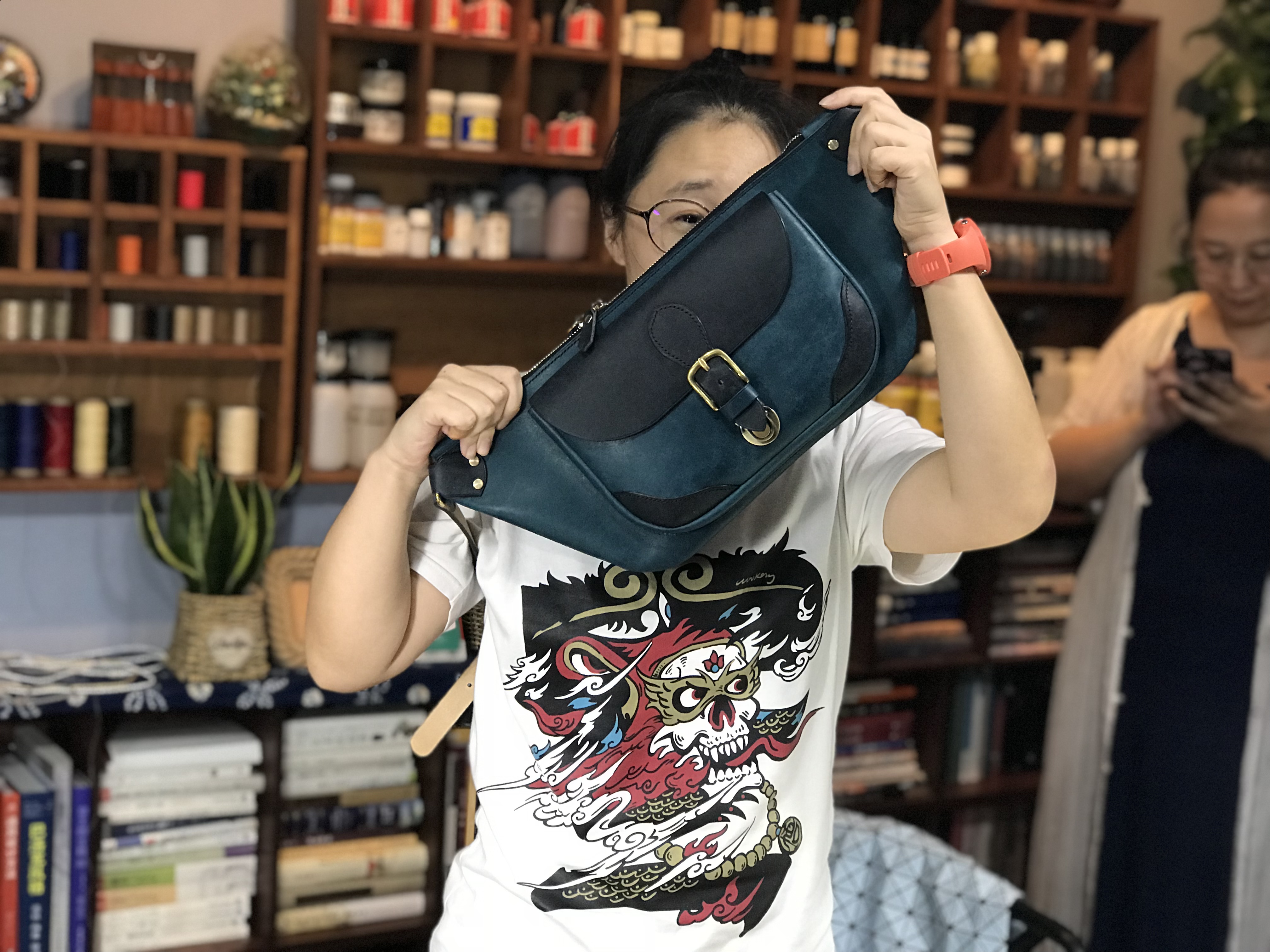 开手工皮具DIY店需要学习哪些内容：汐迟工坊开店创业班介绍