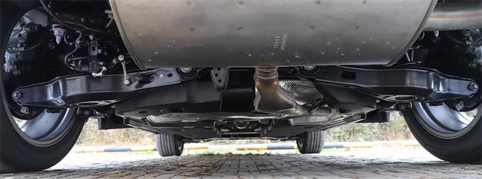 时空机发光尾翼，10个气囊，2.0L混动+四驱，这SUV卖33.3万贵吗？