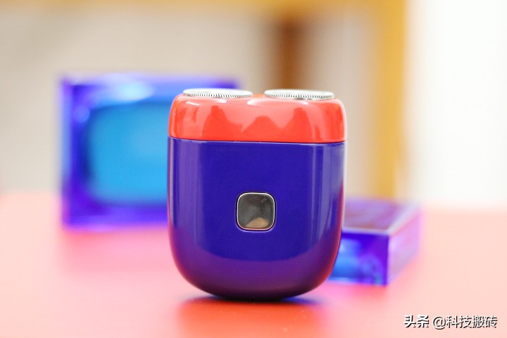 巴萨联名款剃须刀,日本刀头+德国材质打造,价值超过它的价格