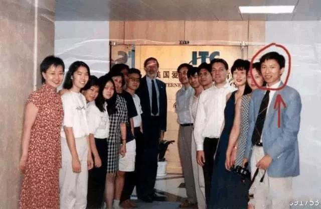 迟到一次罚款500：搜狐剥削员工，谁在剥削张朝阳？