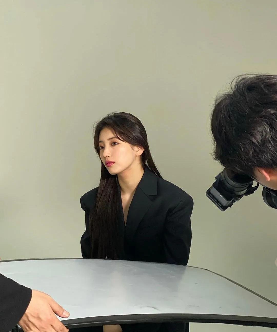 一套西装又正式又休闲,30-35岁女性春季穿搭西装