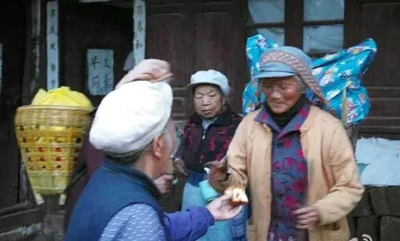 2015年9月9我上了剑川石宝山金顶寺