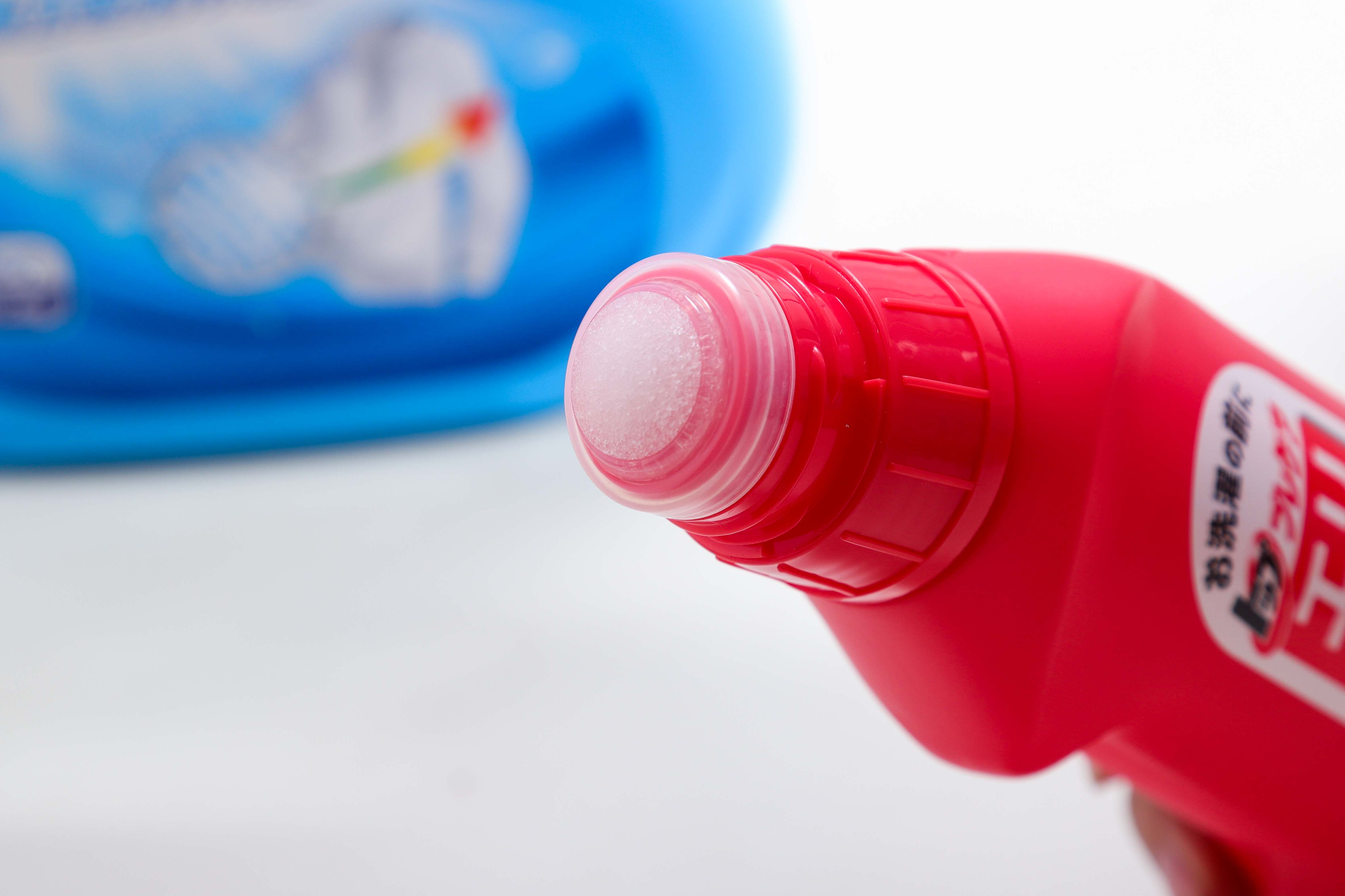 手洗衣服洗衣液能洗干净衣服吗,手洗衣物洗衣液