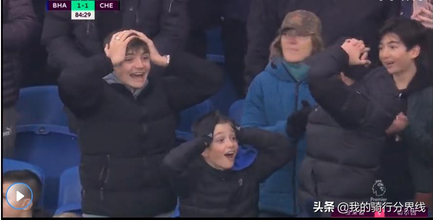 世界杯门线悬案兰帕德双手抱头,兰帕德进球被吹后双手抱头