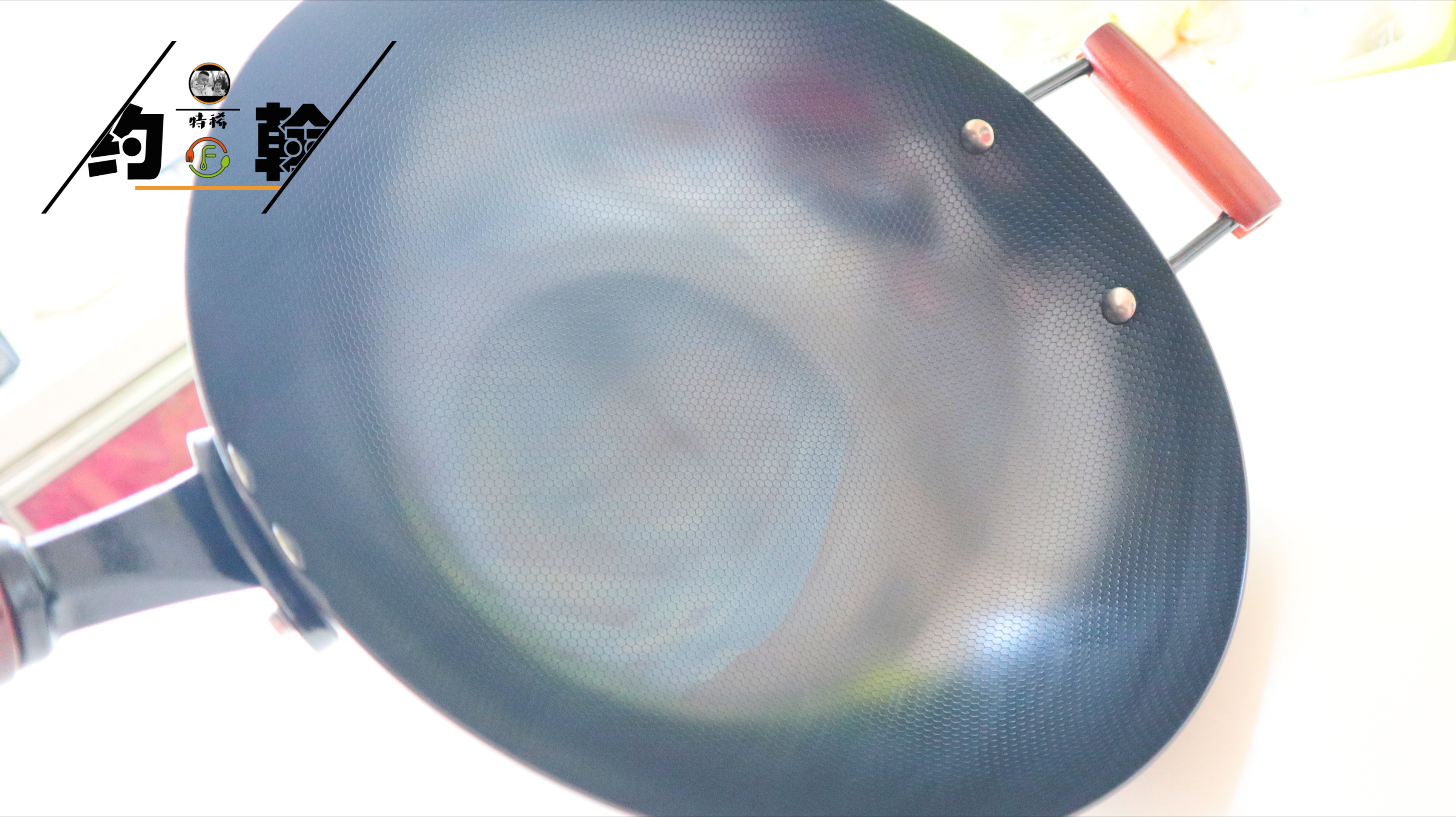 不粘铁锅新锅的正确开锅方法,不粘锅的正确开锅方法铁锅