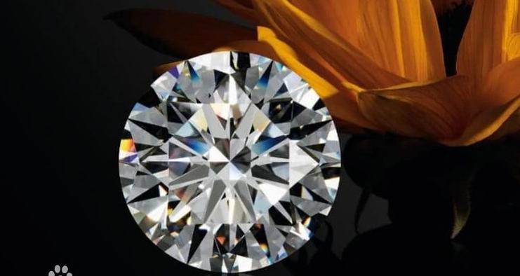 钻戒怎么选成色和净度,选钻石净度重要还是颜色重要