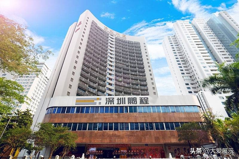 出发，给世界好看！医美之都深圳鹏程用务实的服务致敬祖国72华诞