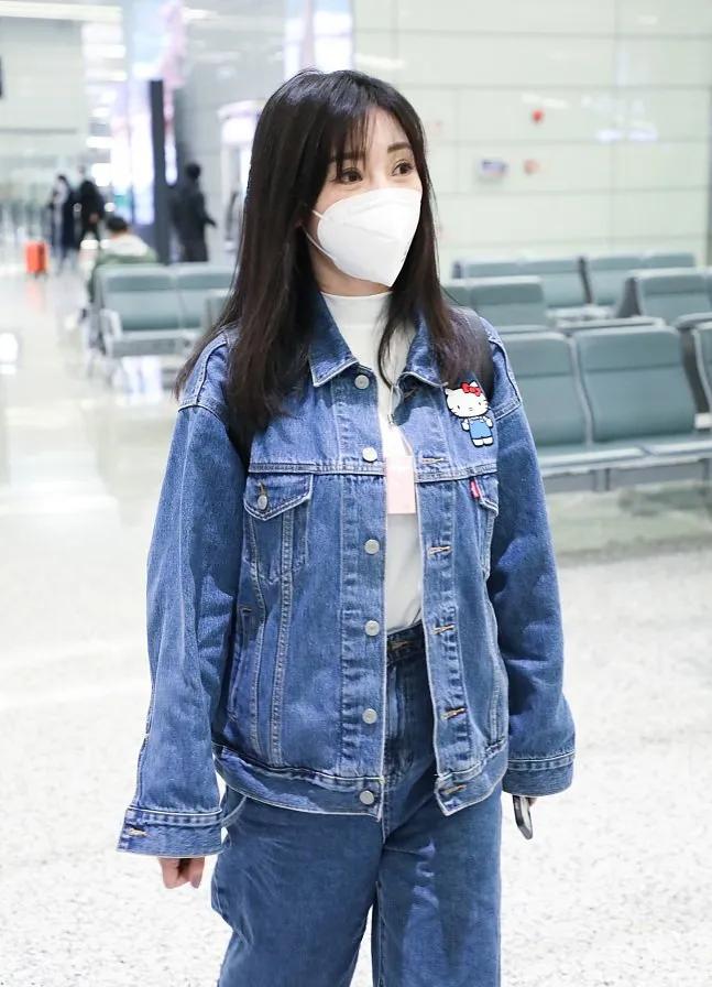 防疫造型大赛第二弹，杨幂热巴刘雯...戴口罩也挡不住的时髦感