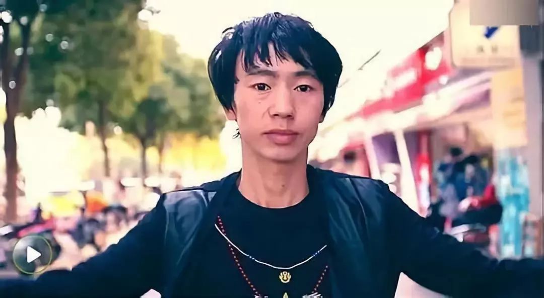 草根在天堂网红在地狱：流浪大师暴富，朱之文遭勒索，庞麦郎遗忘