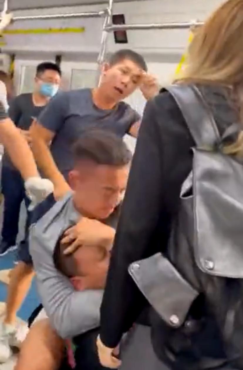 cba球员被球迷打,cba球星被路人打爆