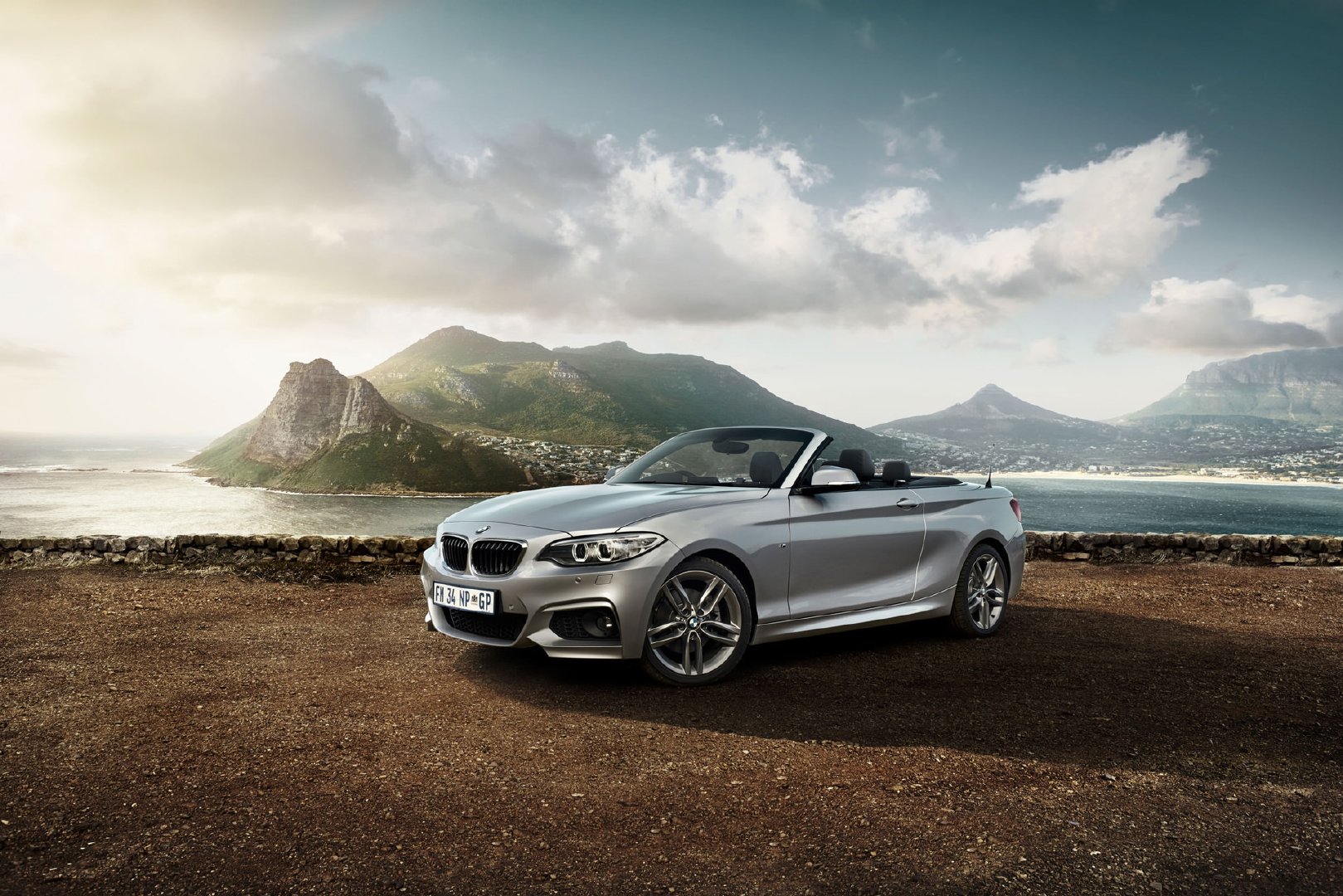 新车贴隐形车衣有什么好处和坏处,新车有必要贴隐形车衣吗