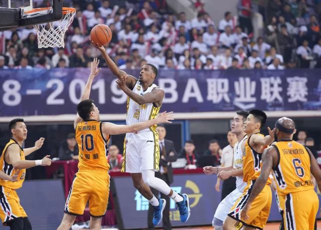 索尼fe135mmf1.8gm扫街,索尼fe135mmf1.8值得买吗