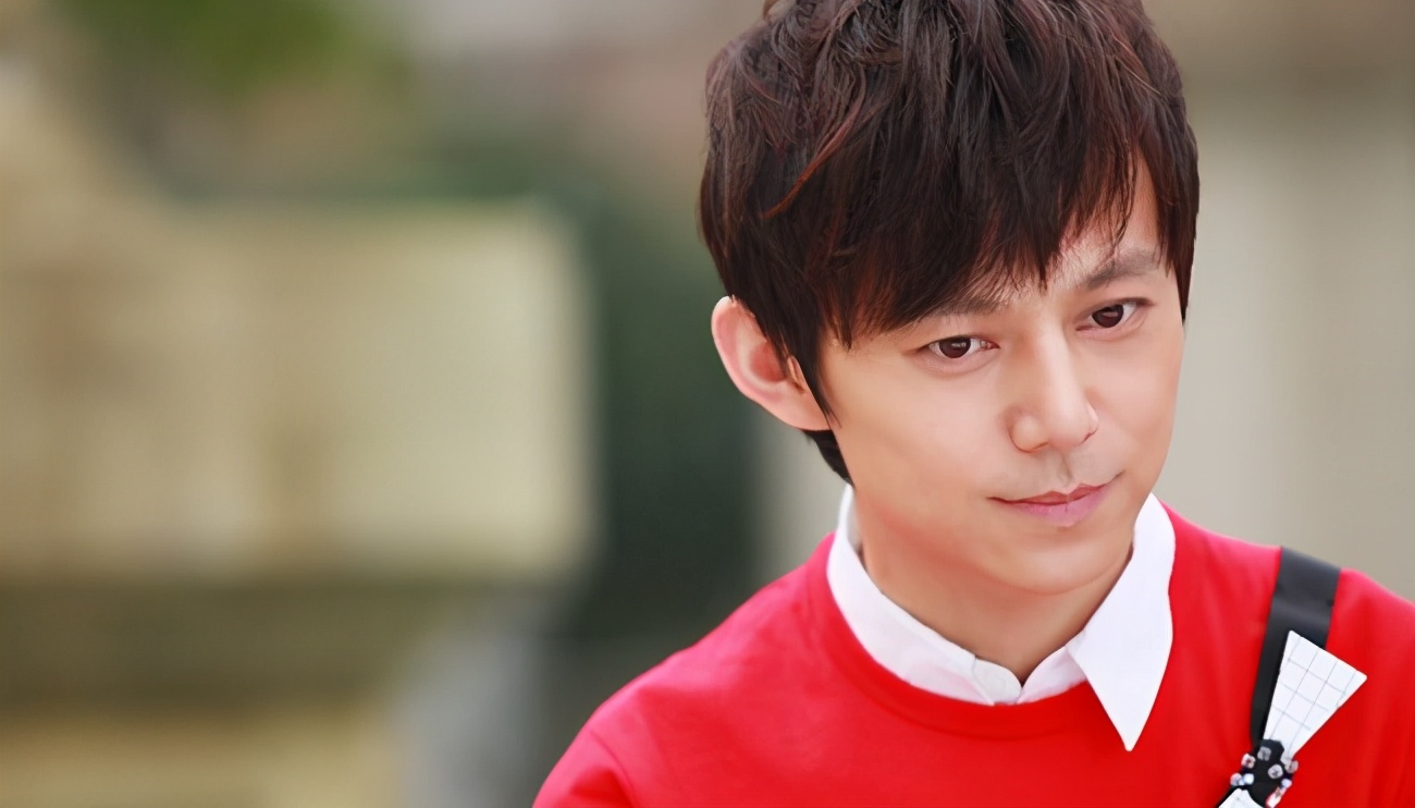 何炅深夜与友人聚餐,何炅深夜聚餐曝光