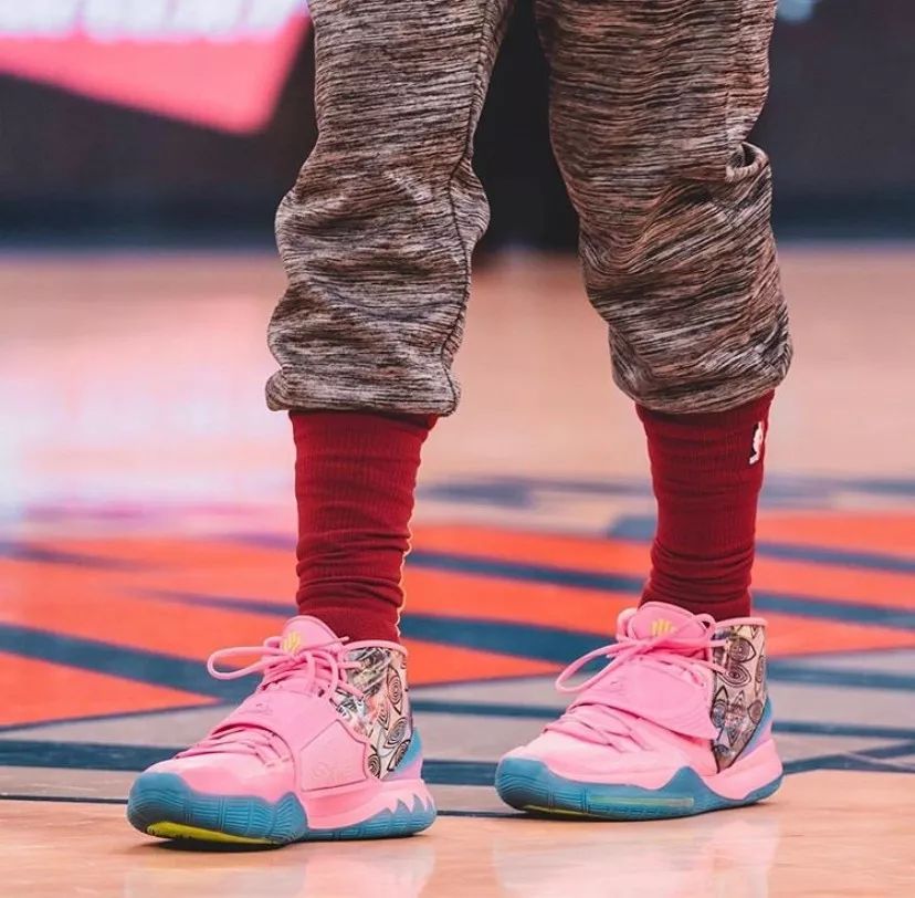 塔图姆和拉塞尔同框官方视频,nba球员上脚利拉德8