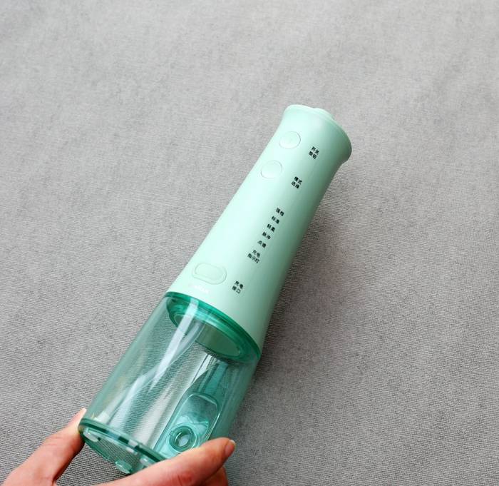 牙医向你推荐一款杀菌冲牙器,罗曼冲牙器加水