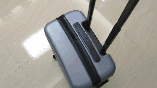 90分七道杠旅行箱体验：商旅两用，推拉更轻松