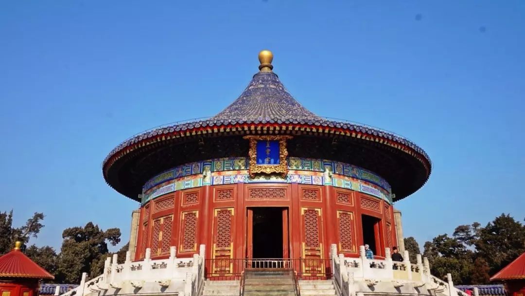 故宫大小相当于多少个足球场,天坛比颐和园大多少