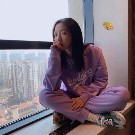 孟美岐粉色衣服搭配图片,孟美岐同款卫衣