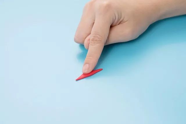 鲨鱼夹盘发教程,鲨鱼步教程新手入门