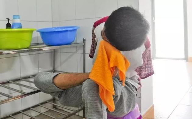 无臂少年彭超个人资料,无臂男孩彭超现状