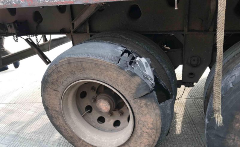 大货车在路上坏了怎么办,路上的货车太多了怎么办