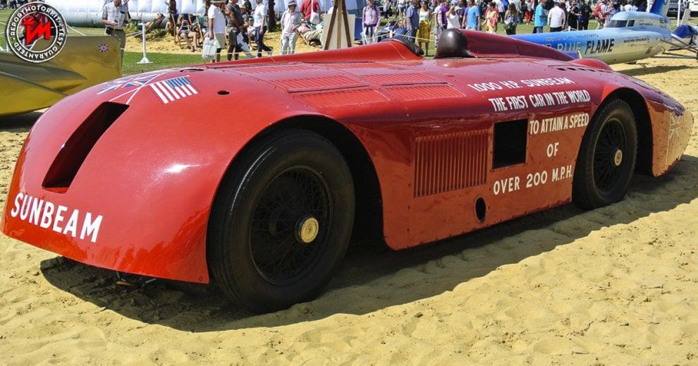 有哪些汽车制造过飞机,有飞机发动机的汽车